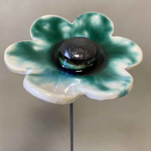 Fleur Vert Émeraude et Blanc cœur Métal