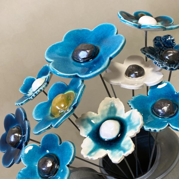 Fleur Sauvage Turquoise et Blanc cœur Blanc – Image 3