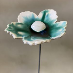 Fleur Sauvage Blanche et Émeraude cœur Blanc