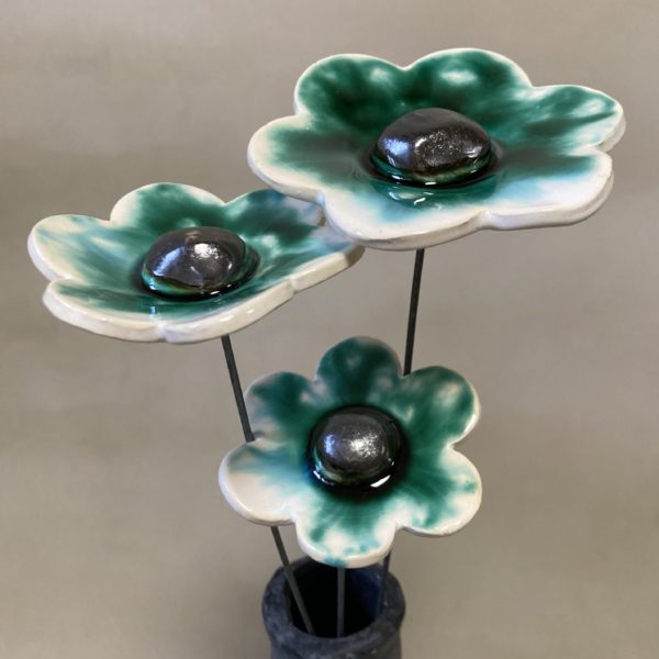 Fleur Vert Émeraude et Blanc cœur Métal – Image 4