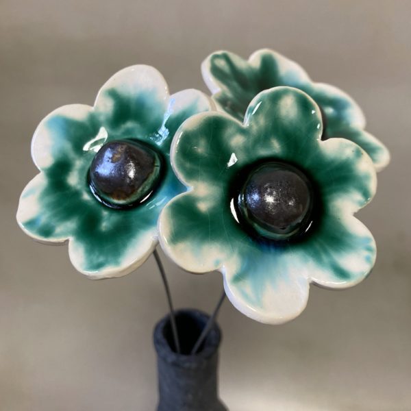 Fleur Vert Émeraude et Blanc cœur Métal – Image 3
