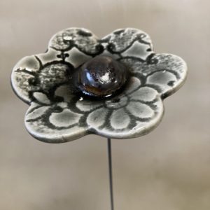 Fleur grise Impression Dentelle cœur Métal