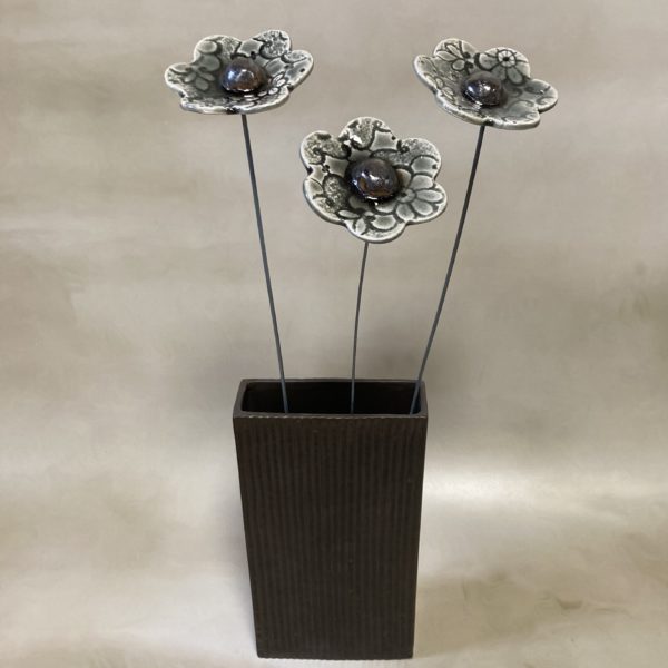 Fleur grise Impression Dentelle cœur Métal – Image 2