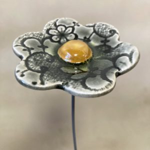 Fleur grise Impression Dentelle cœur Doré