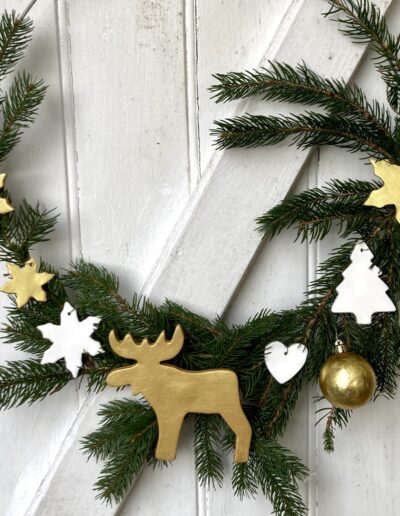 Couronne de Noël avec céramiques