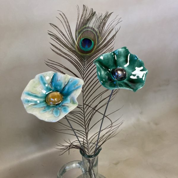 2 coquelicots vert émeraude, turquoise, vert d'eau et plume de paon Hauteur 40 cm – Image 3