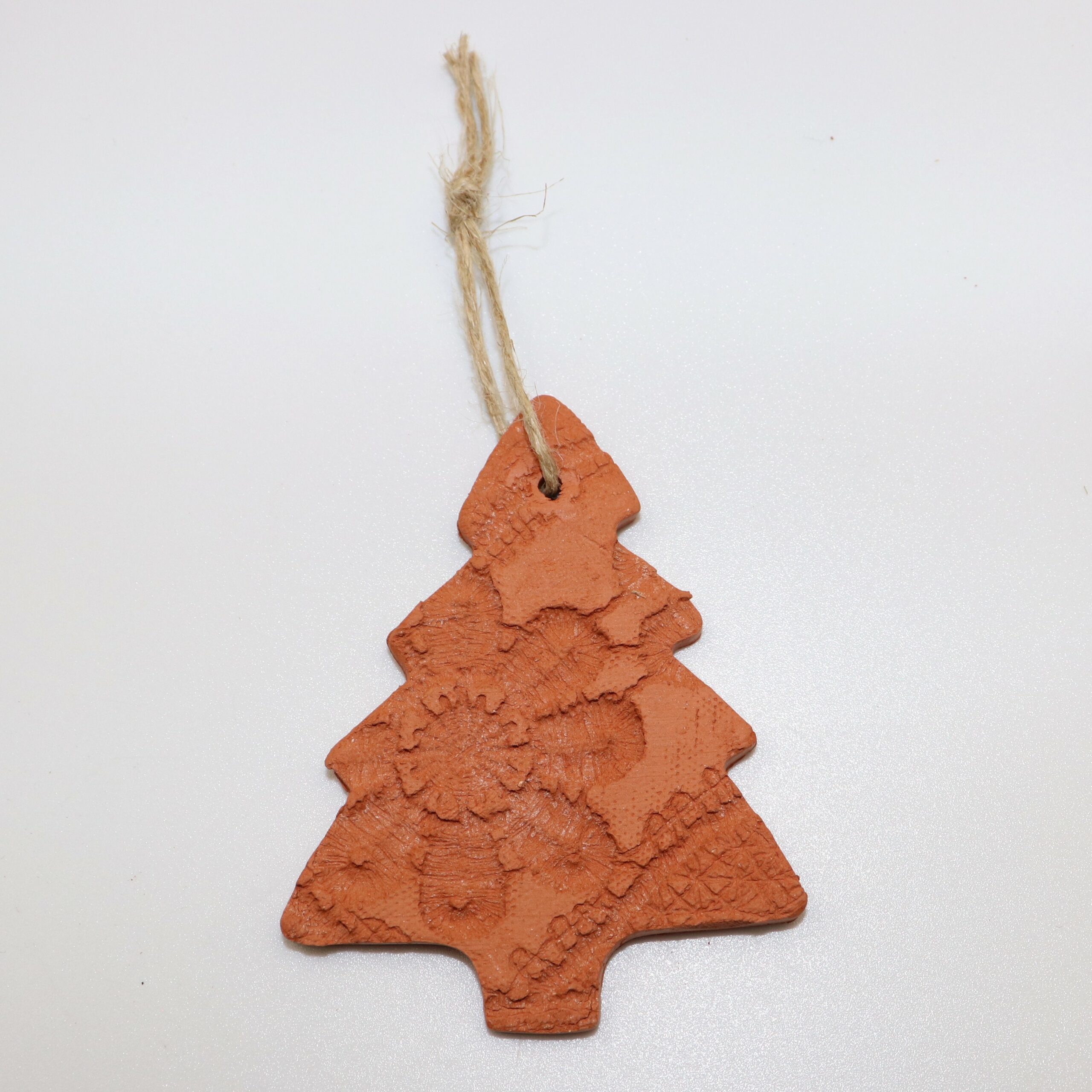 Suspension Terracotta Dentelle Sapin
