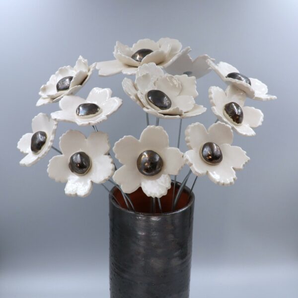 Bouquet de 11 Fleurs Sauvages Blanc cœur Métal Hauteur 40 cm – Image 5