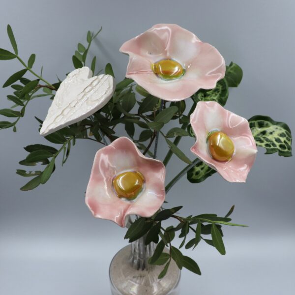 Bouquet de 3 Coquelicots Rose et 1 cœur Blanc – Image 2