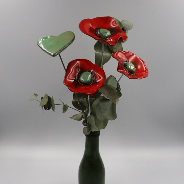 Bouquet de 3 petits Coquelicots et 1 cœur Hauteur 30 cm