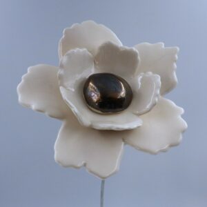 Fleur Sauvage Double Blanche cœur Métal
