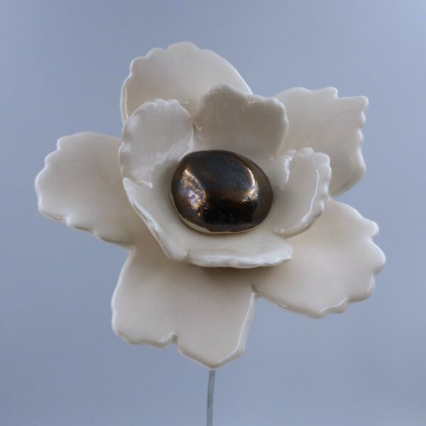 Fleur Sauvage Double Blanche cœur Métal