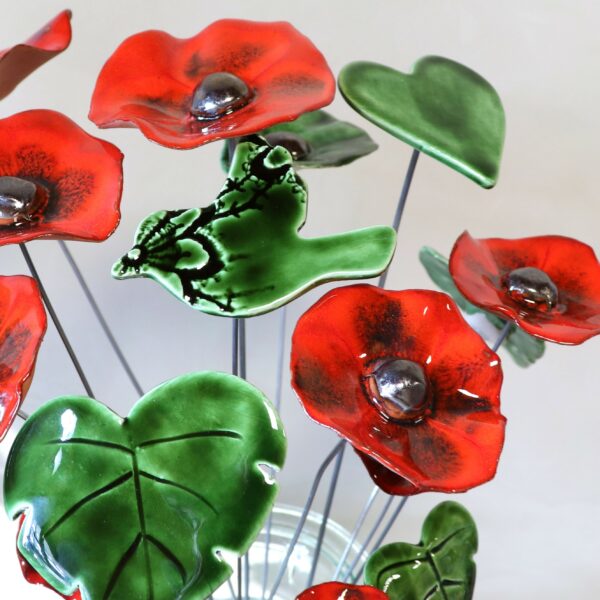 Coquelicot Rouge Nuancé Bleu et Doré cœur Métal – Image 4