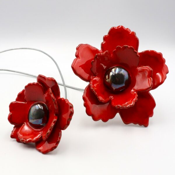 Fleur Sauvage Double Rouge Nuancé cœur Jaune Doré – Image 2