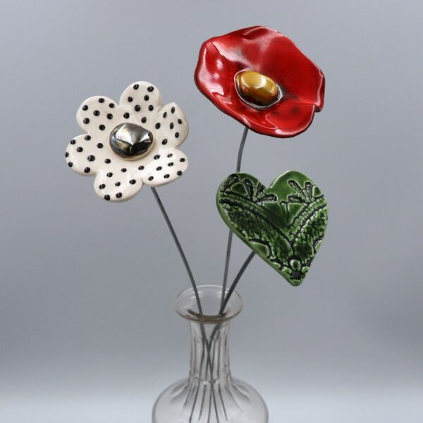 Fleur Blanche à pois noir cœur métal – Image 2