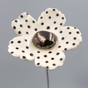 Fleur Sauvage Blanche à pois noir cœur métal
