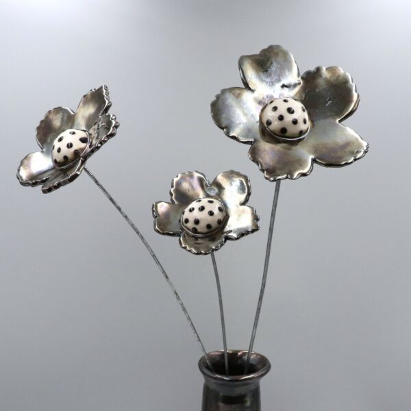 Fleur Sauvage Métal cœur à pois – Image 3