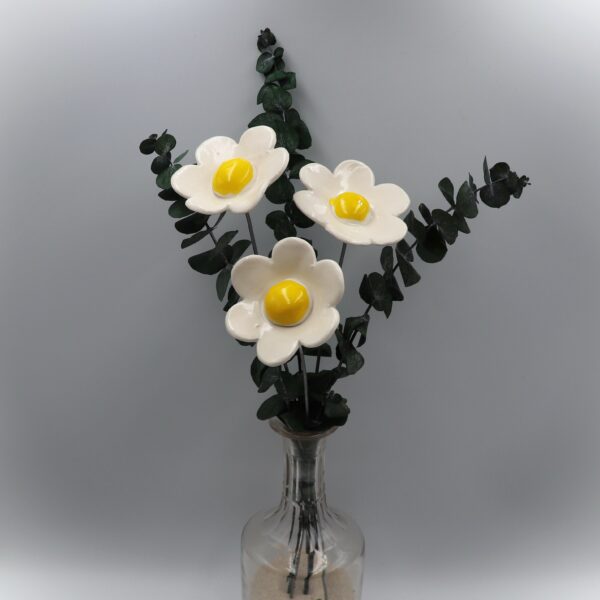 Fleur Blanche cœur Jaune vif – Image 4