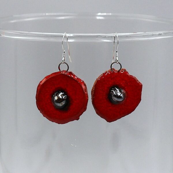 Boucles d'Oreilles coquelicot rouge cœur métal – Image 3