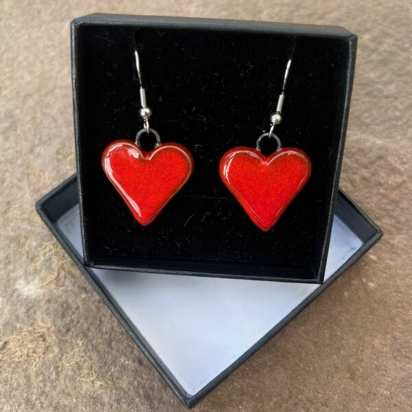 Boucles d'Oreilles cœur Rouge – Image 4