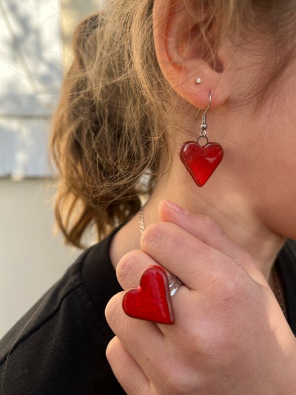 Boucles d'Oreilles cœur Rouge – Image 5