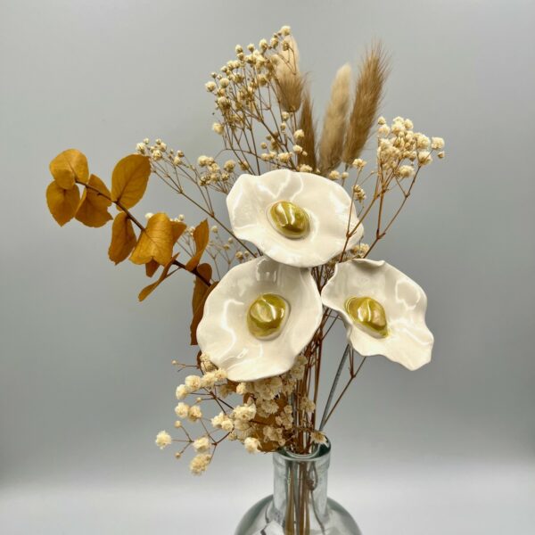 Bouquet de 3 petits Coquelicots Blanc cœur doré avec feuillage Hauteur 30 cm