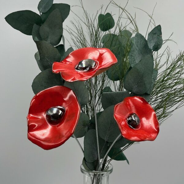 Bouquet de 3 petits Coquelicots Rouge cœur Métallisé avec feuillage Hauteur 30 cm – Image 2
