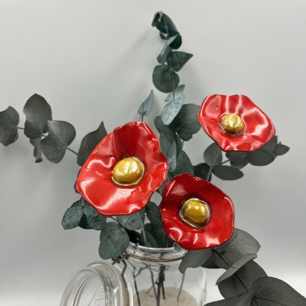 Bouquet de 3 petits Coquelicots Rouge cœur doré avec feuillage Hauteur 30 cm – Image 2