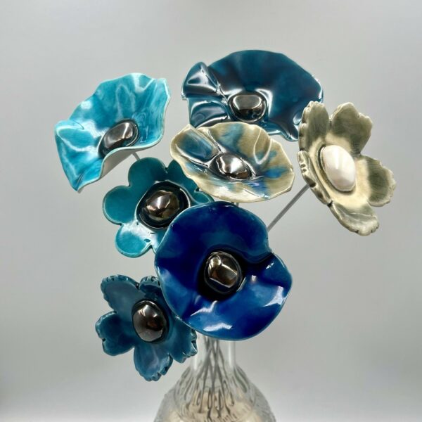 Bouquet de 7 Coquelicots et fleurs Bleus et Gris Hauteur 35 cm
