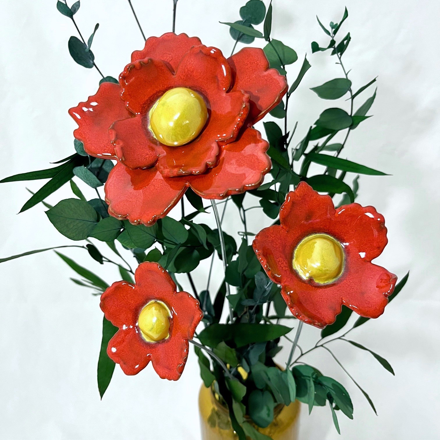 Bouquet 3 Fleurs Sauvages Rouge cœur doré avec Feuillage Hauteur 50 cm – Image 4