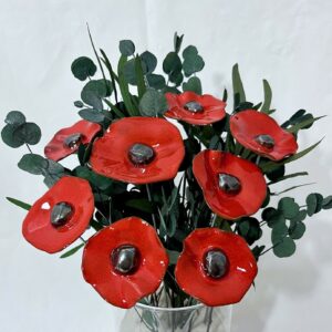 Bouquet de 8 petits coquelicots rouge avec feuillage Hauteur 30 cm